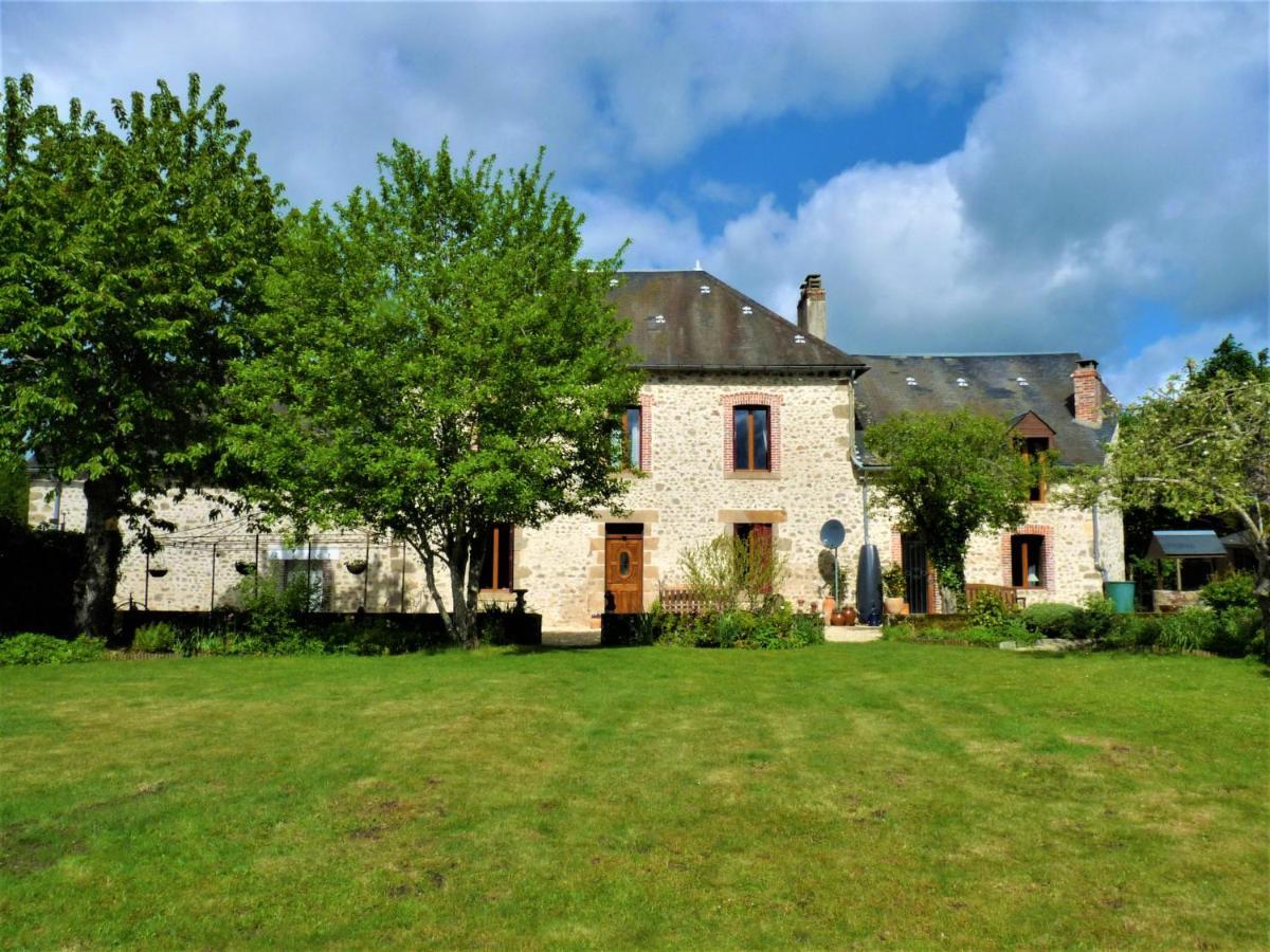 Een Prachtige Gite In Frankrijk Chez Gerard Vieilleville Exterior photo